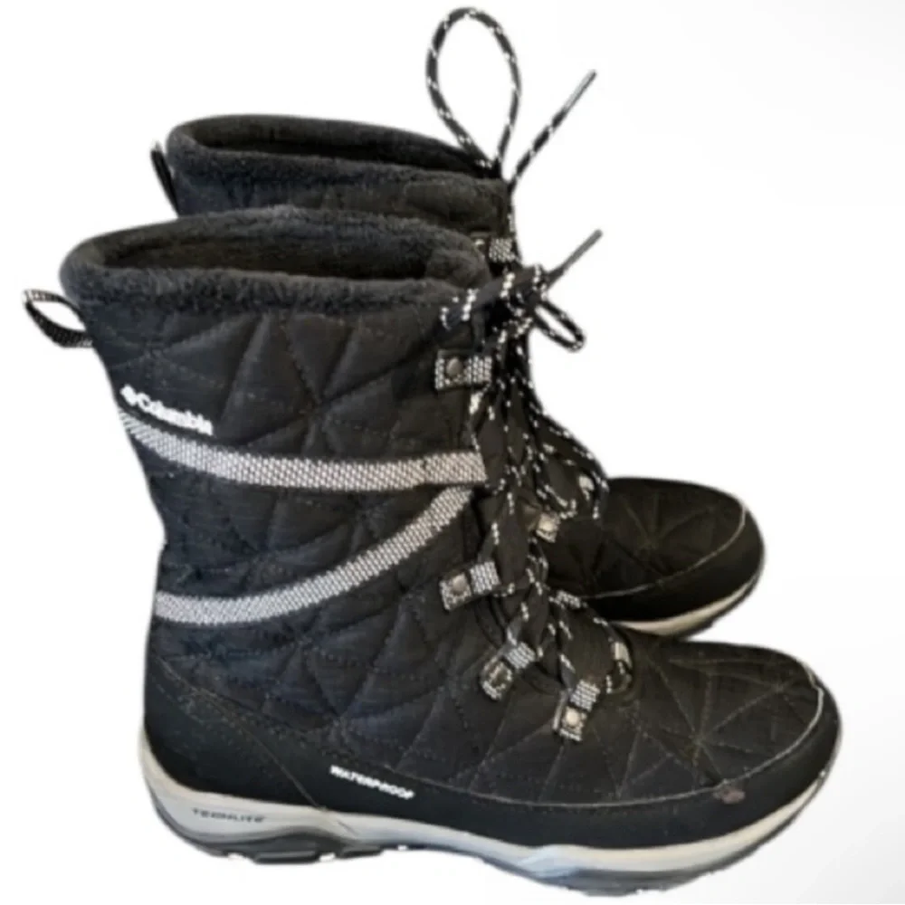 Authentic Columbia designer waterproof woman's boots Sz 8 Euro 39